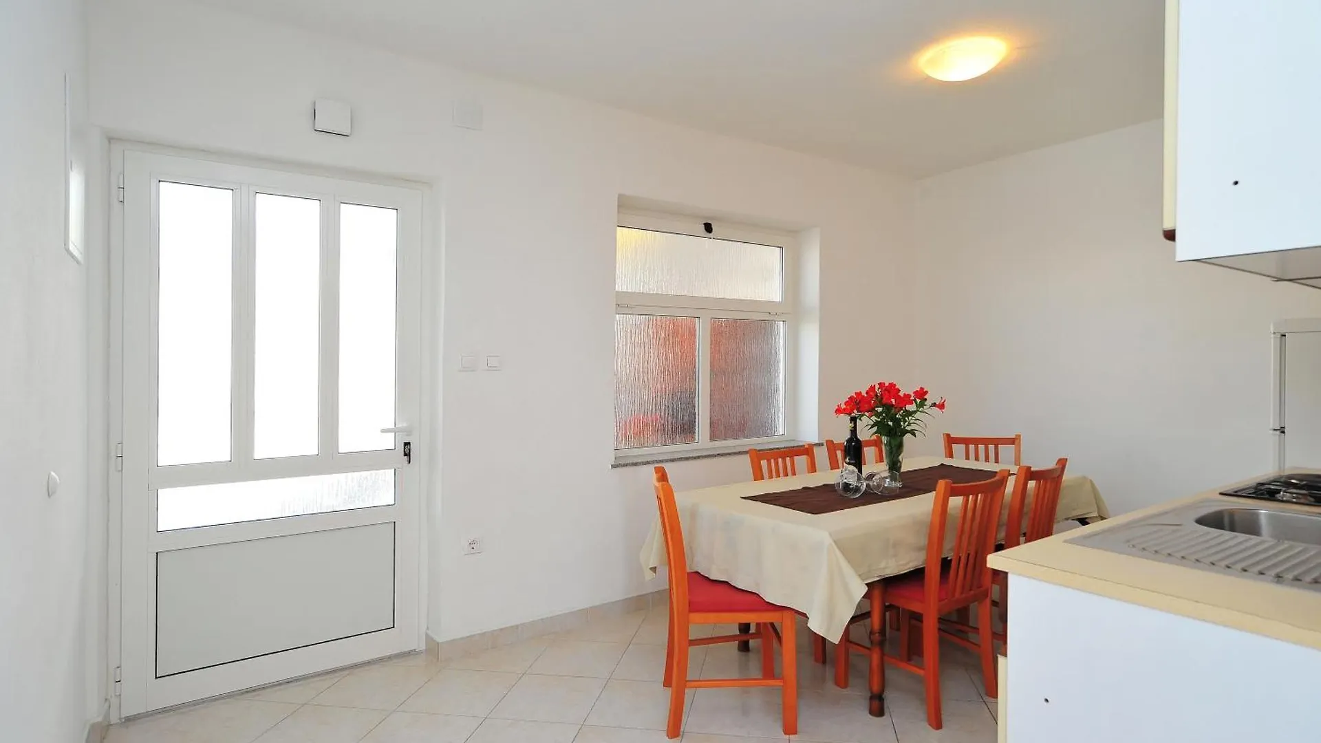 Apartments Rasin باكوشتاني