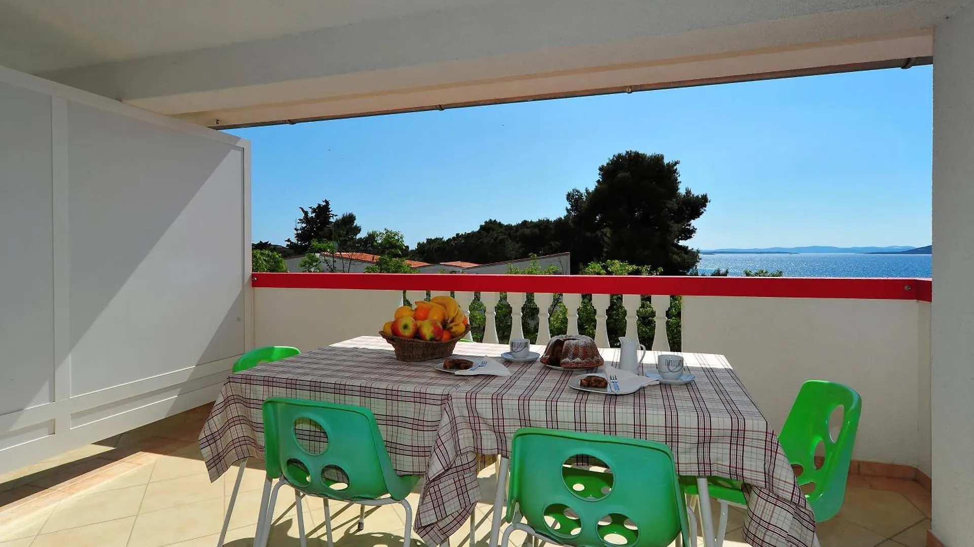 Apartments Rasin باكوشتاني 0*,