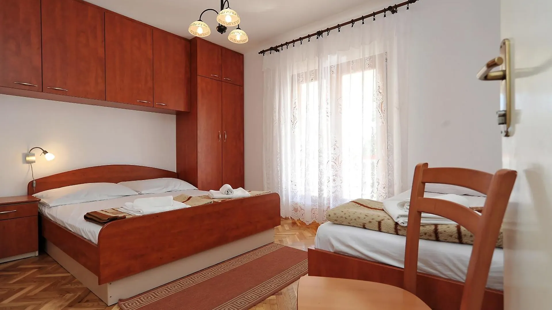 Apartments Rasin باكوشتاني كرواتيا