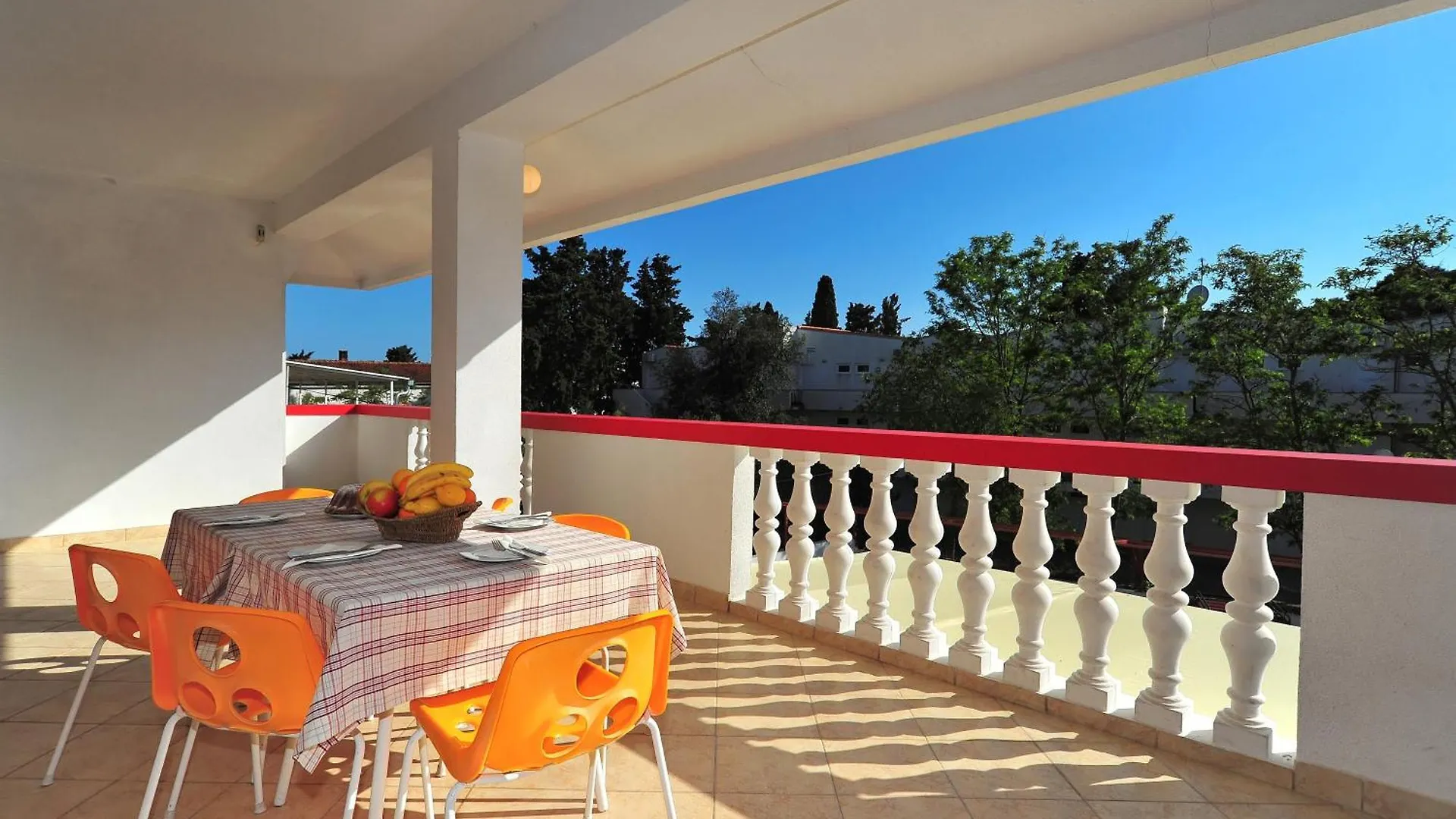 Apartments Rasin باكوشتاني