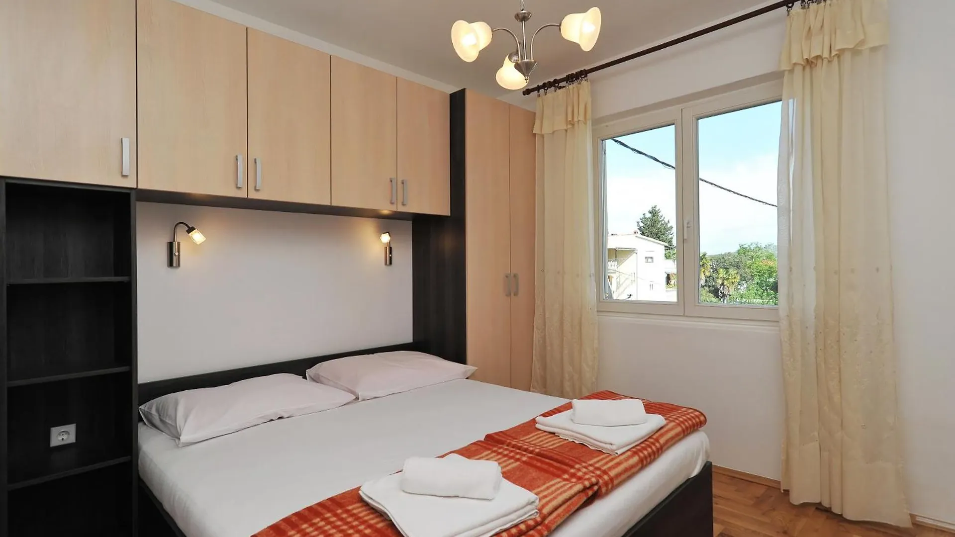 Apartments Rasin باكوشتاني
