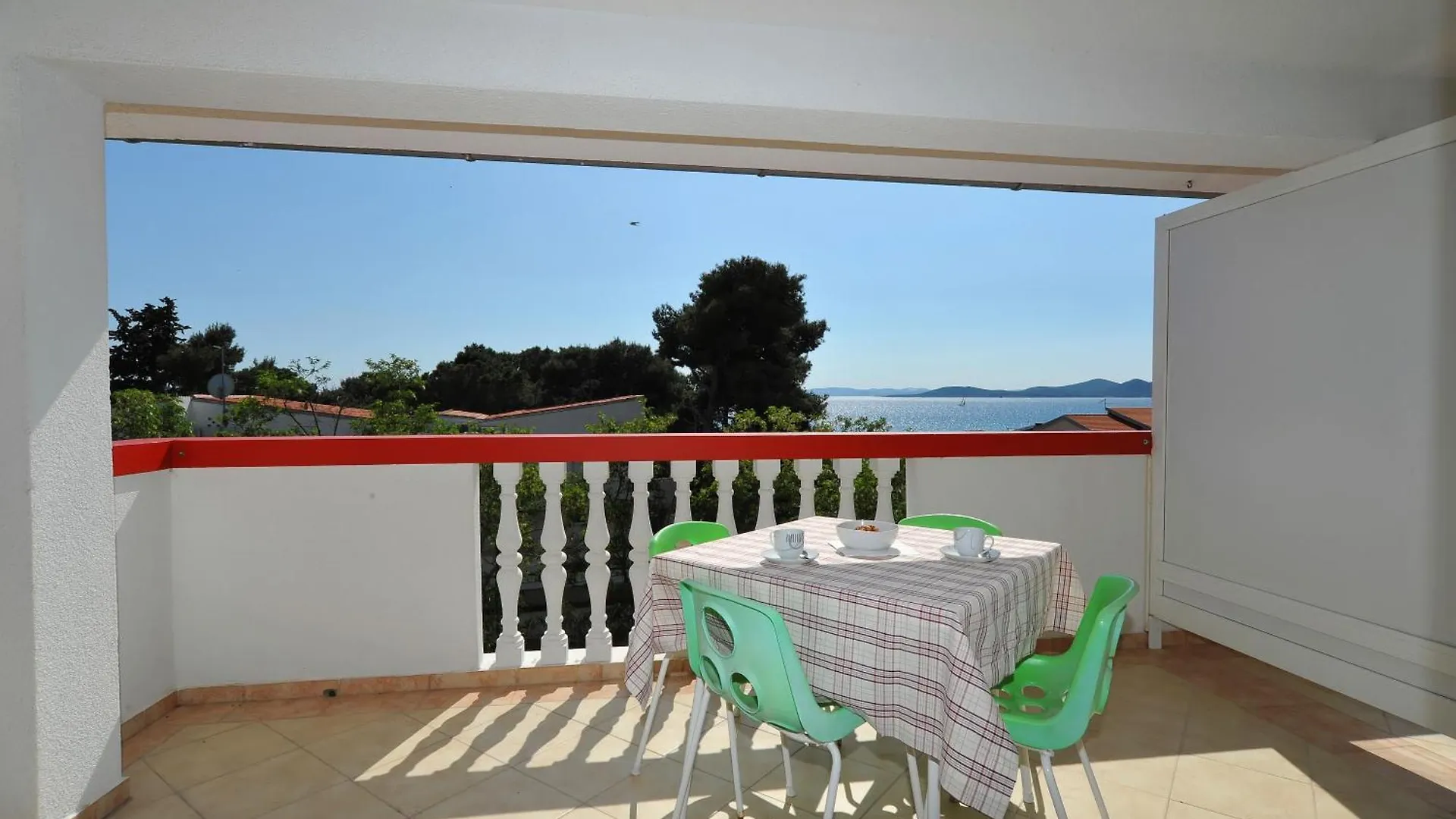 Apartments Rasin باكوشتاني 0*,