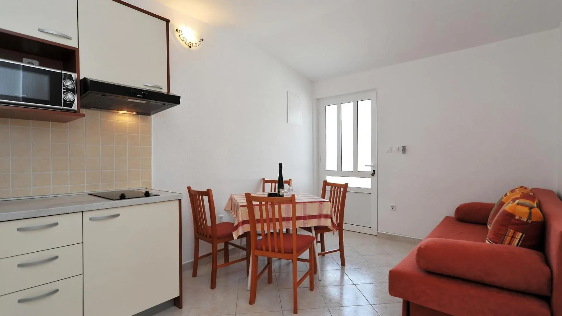 Apartments Rasin باكوشتاني