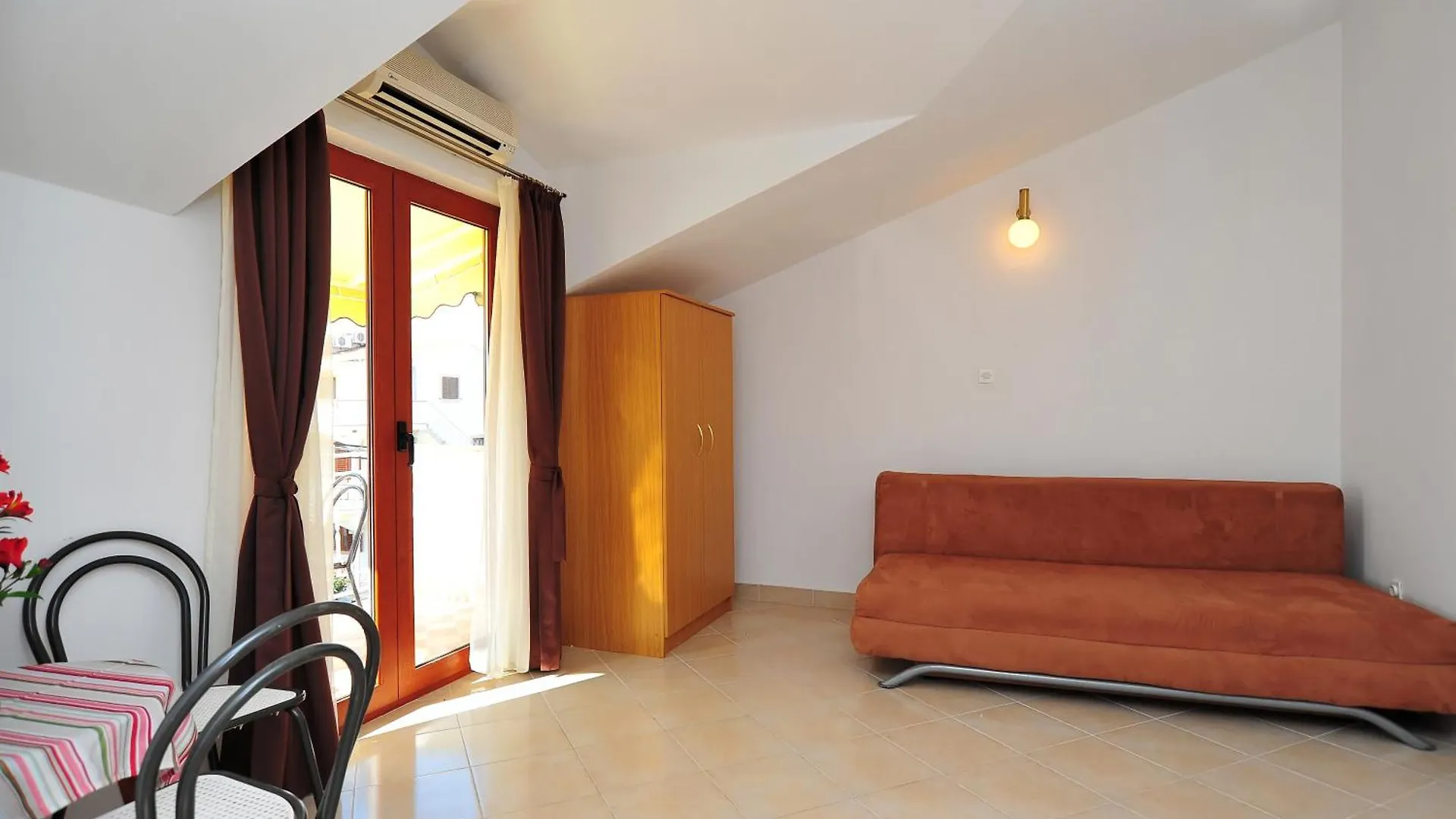 Apartments Rasin باكوشتاني