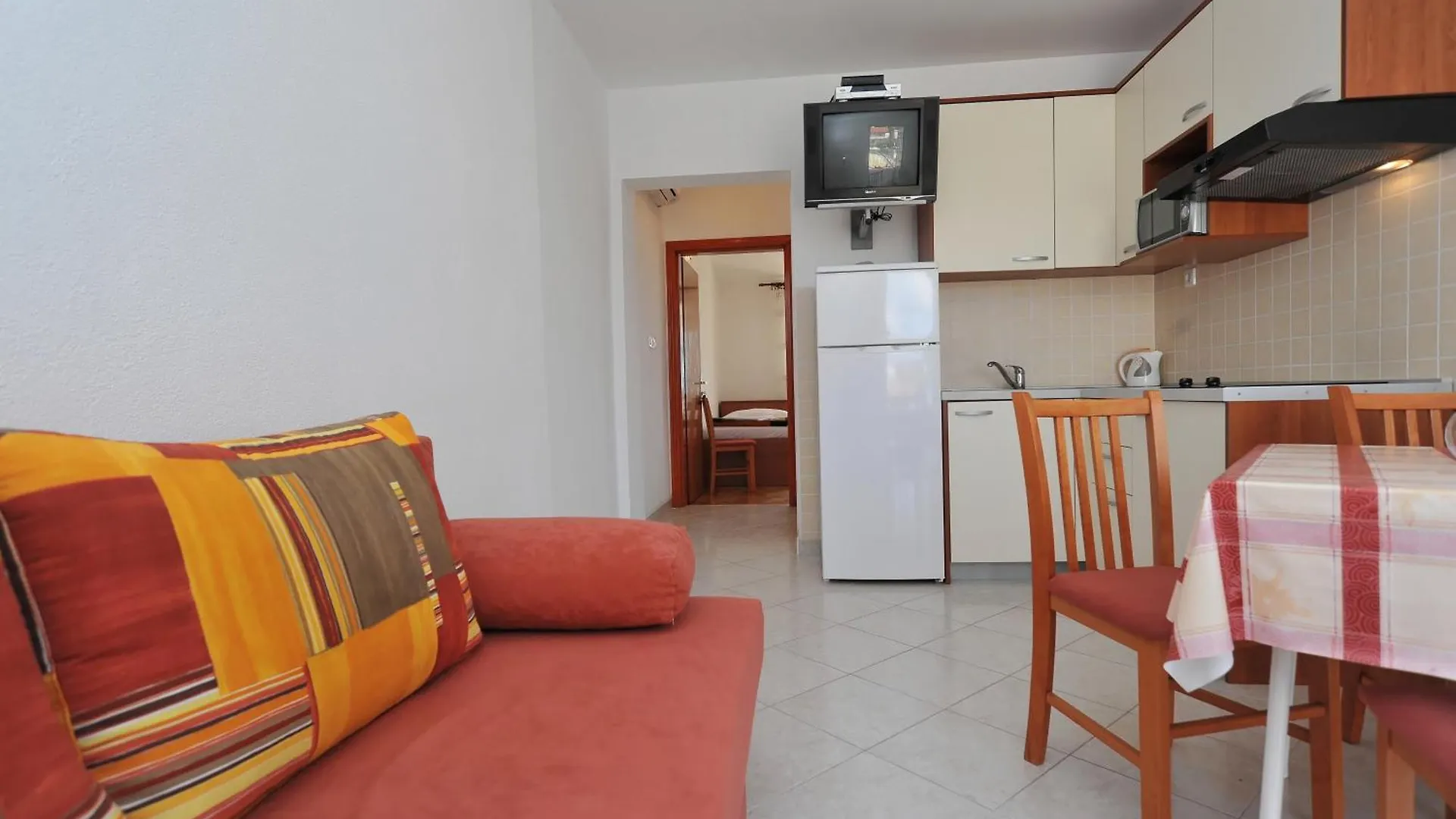 Apartments Rasin باكوشتاني