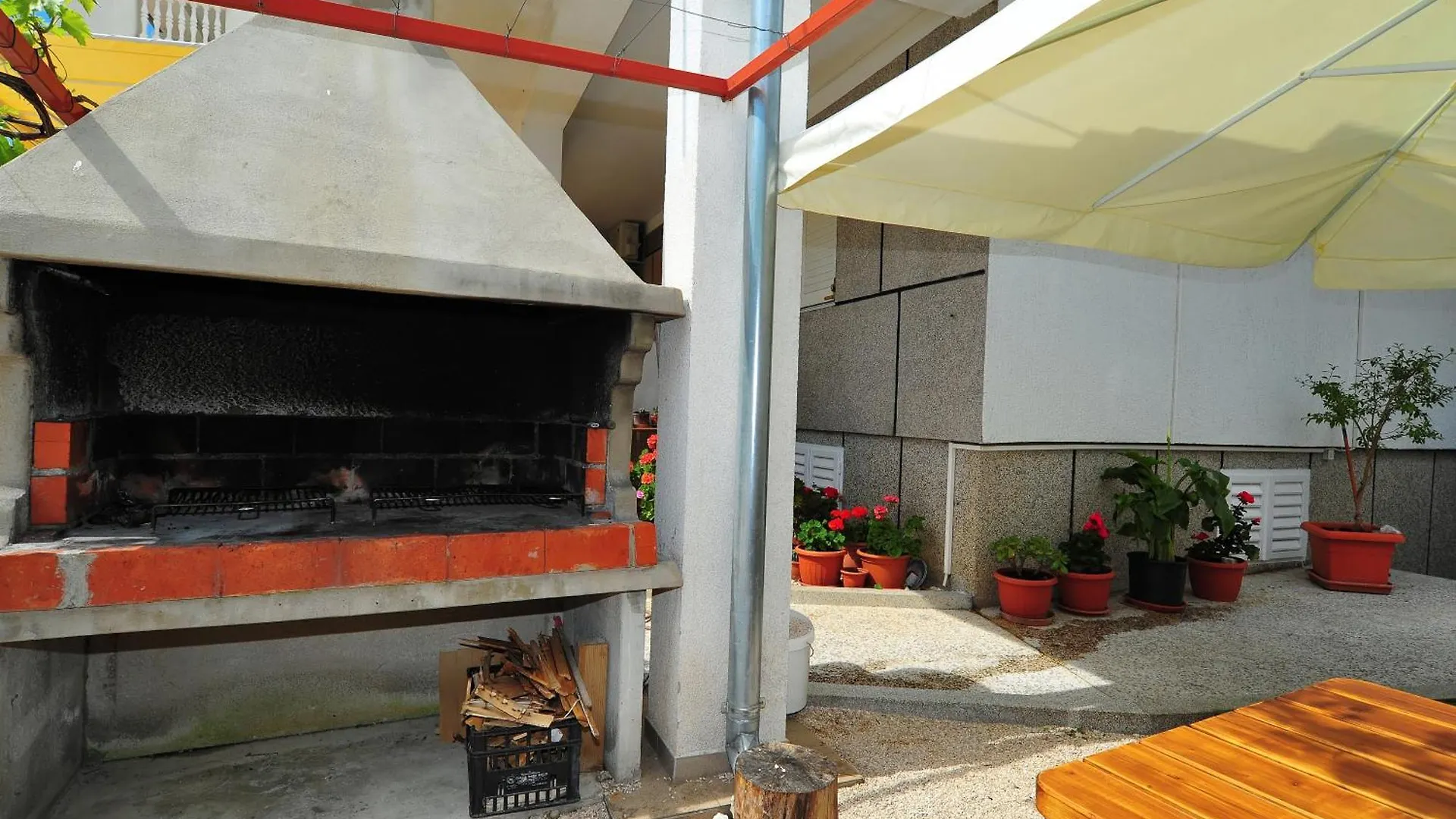 Apartments Rasin باكوشتاني 0*,